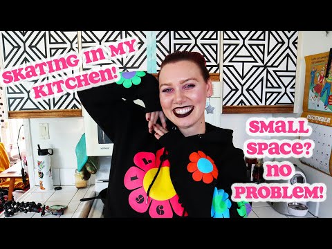 Видео: КАК КАТАТЬСЯ НА РОЛИКОВЫХ КОНЬКАХ В НЕБОЛЬШИХ ПРОСТРАНСТВАХ: НАВЫКИ, КОТОРЫЕ НУЖНО ПРАКТИКОВАТЬ, ...