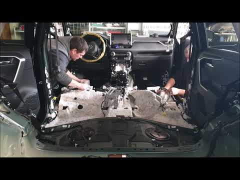 Видео: Шумоизоляция пола и багажника Рав4 2020   www.soundspeed.ru