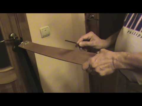 Видео: Правка опасной бритвы на ремне Straight razor stroping