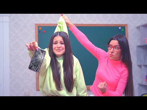 Видео: ДАША РАЗБИЛА УЧИТЕЛЮ НОВЕНЬКИЙ АЙФОН 12 Pro Max !!!