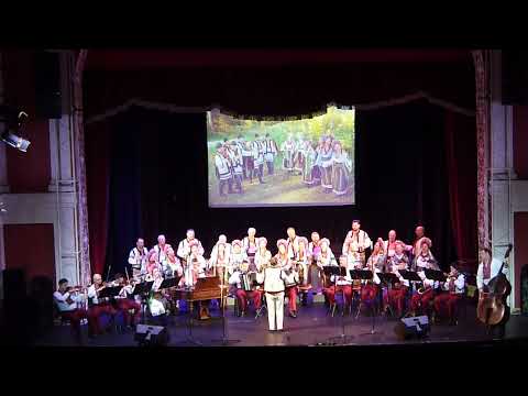 Видео: Фрагмент ювілейного концерту заслуженого академічного Буковинського ансамблю пісні і танцю.