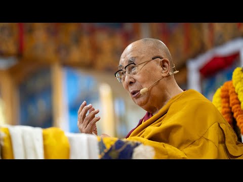 Видео: Церемония подношения молебна о долгой жизни