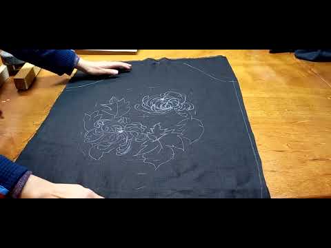 Видео: Рисую на ткани акриловыми красками