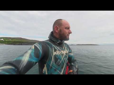 Видео: Эти монстры уже в наглую лезут. Я просто не ожидал такого и обалдел от их поведения! Подводная охота