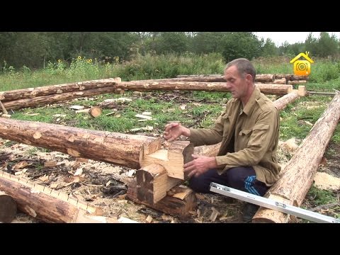 Видео: Сруб. Рубка колодца дома из бревна // FORUMHOUSE