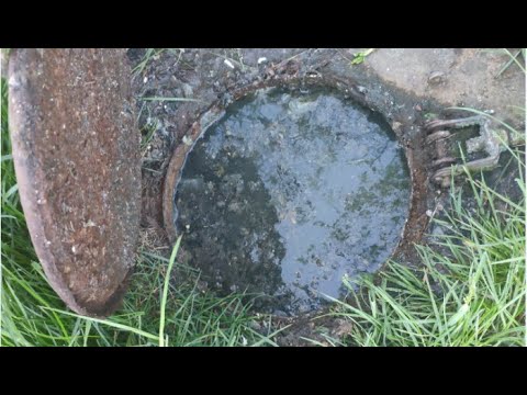 Видео: Как убрать засор канализации в частном доме? Моя история