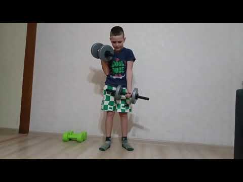 Видео: Прості вправі з гантелями вдома.  Сильні руки з гантелями. Простое упражнение с гантелями дома