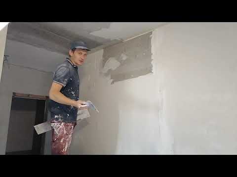 Видео: Процесс выравнивания стен шпаклёвкой минимальным слоем под провилом. Как выровнять стену шпаклёвкой