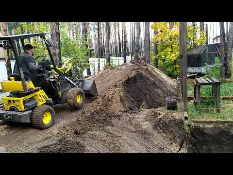 Видео: Реальная работа Helper 300 Pro. Неоценимая помощь в строительстве! 2-3 Камаза земли! 15 тонн кирпича