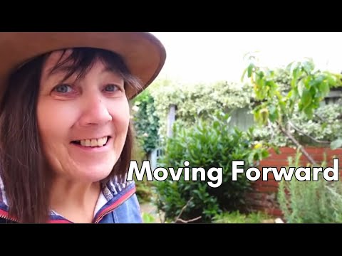 Видео: Уборка сада зачастую занимает больше времени, чем вы ожидаете!