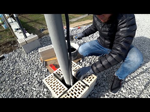 Видео: Директор на кладке колонн из КЛИНКЕРНОГО кирпича на Чёрном растворе