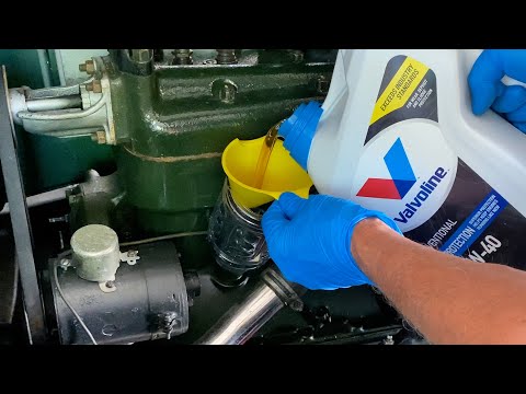 Видео: Замена масла в модели A — мой первый опыт