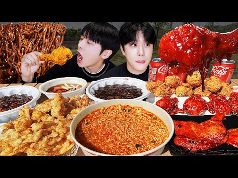 Видео: МУКБАНГ | Жареный цыпленок, лапша из черной фасоли, колбаса, десерты, парк, еда в магазине