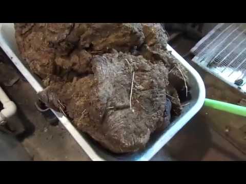 Видео: Твёрдотопливный котёл длительного горения Неделька , альтернативное топливо скотский аргал , навоз