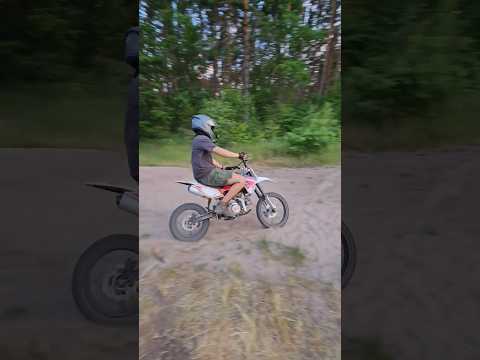 Видео: КАК ПРАВИЛЬНО ПАРКОВАТЬ МОТОЦИКЛ #enduro #moto #pitbike