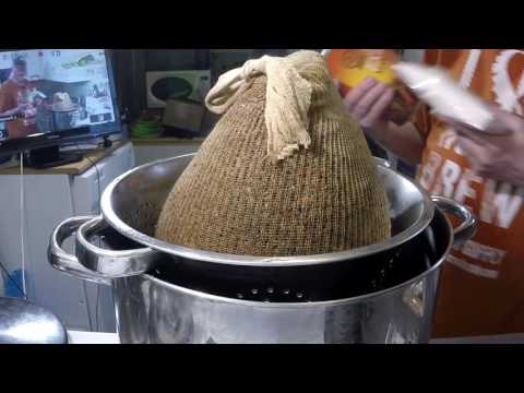 Видео: Простое домашнее пивоварение — шоколадный вишневый стаут