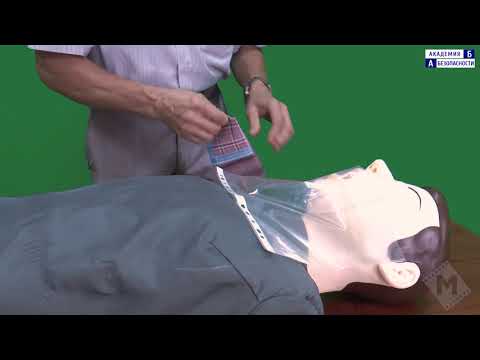 Видео: Проведение сердечно-легочной реанимации с помощью подручных материалов по схеме "Рот-платок-нос"