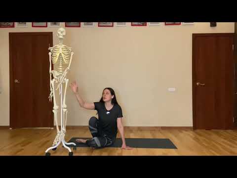 Видео: Как выпрямить колени