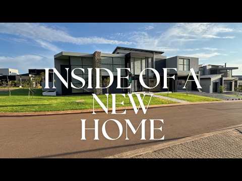 Видео: Внутри недавно построенного дома в Мидстрим Эстейт | Обязательно посетите, если хотите построить ...