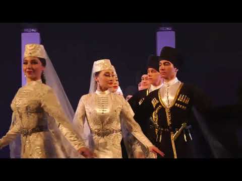 Видео: ОСЕТИНСКИЙ ТАНЕЦ СИМД, АНСАМБЛЬ САРМАТ ЮБИЛЕЙНЫЙ КОНЦЕРТ 15 ЛЕТ