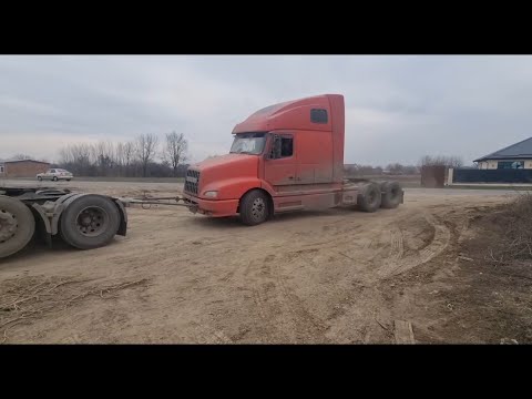 Видео: Вольво Внл. г. Орел. Плохой Контрактный двиг .замена двс с кам 15 на детройт 12.7.рутуб в описании.