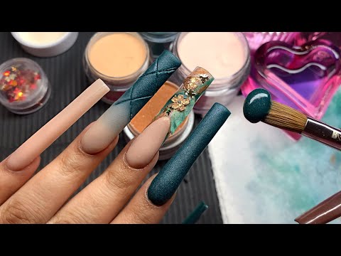 Видео: ИЗУМРУДНО-ЗЕЛЕНЫЙ ОСЕННИЙ МАНИКЮР 🍂🍁 / ОСЕННИЙ АКРИЛОВЫЙ МАНИКЮР