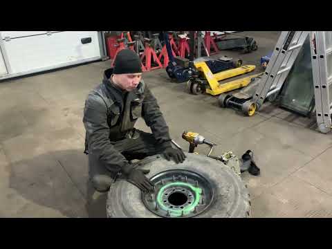 Видео: Розбір колеса HMMWV та заміна ранфлета (докатки)