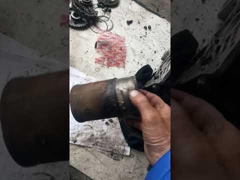 Видео: Самый простой и дешевый способ выбить гильзы с блока Шкода фелиция от Куби