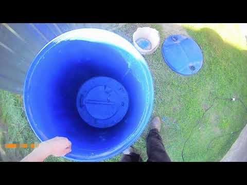 Видео: Как отрезать крышку у пластиковой бочки с сохранением ребра жесткости.