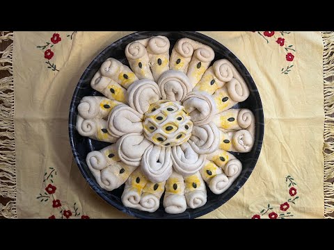 Видео: Оформи лесно красива пита - модел цвете (traditional Bulgarian bread art shaping) 22