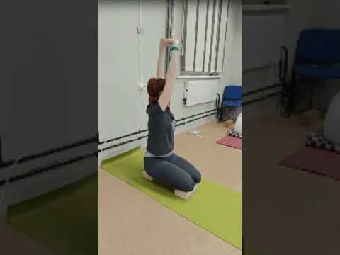 Видео: Йога Айенгара класс здоровая спина