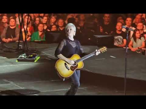 Видео: Диана Арбенина и ночные снайперы  (Екатеринбург, ДИВС 22.10.22) - история