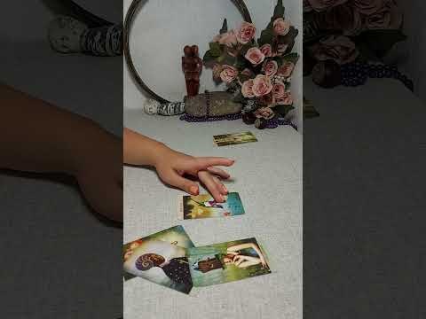 Видео: Влюбен ли е в теб? 💘Думите му?💌