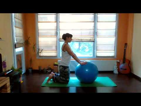 Видео: Йога с топка за бременни - 3 триместър | Йога с Илиана