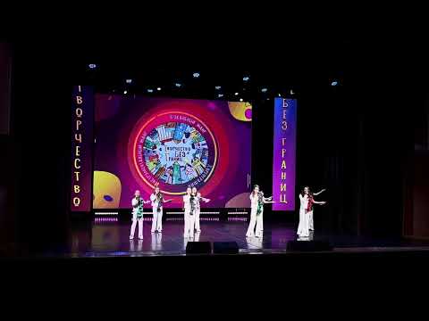 Видео: Образцовый эстрадно-вокальный коллектив «Голос»(средний состав)-Давайце сабярэмся разам