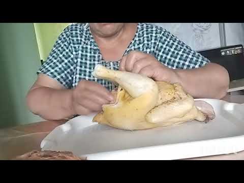 Видео: узнала про это горячее блюдо только на Кубани, Вкусно! курица с начинкой.