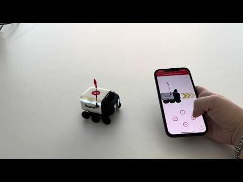 Видео: Управление игрушечным роботом-доставщиком от Яндекса с помощью мобильного приложения