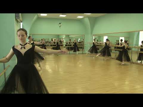 Видео: Класс-концерт классического танца на музыку Шопена