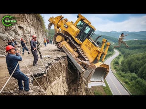 Видео: Потрясающие навыки оператора бульдозера настолько безумны, что можно подумать, будто это подделка...