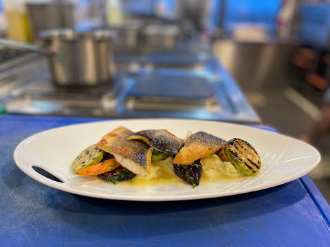 Видео: Готви с нас - филе от лаврак с картофено пюре и запечени зеленчуци