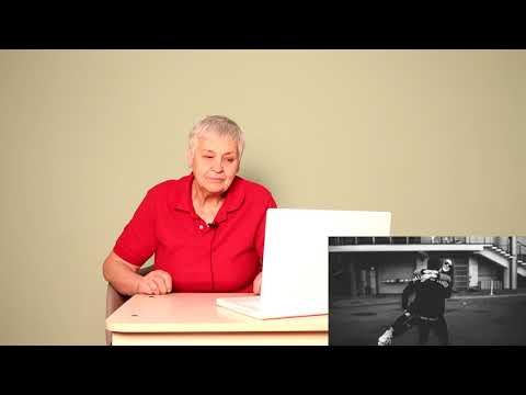 Видео: Реакция Бабушки на Jah Khalib – Ты Словно Целая Вселенная