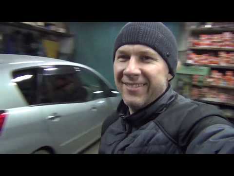Видео: Toyota Spacio замена задних пружин на усиленные.