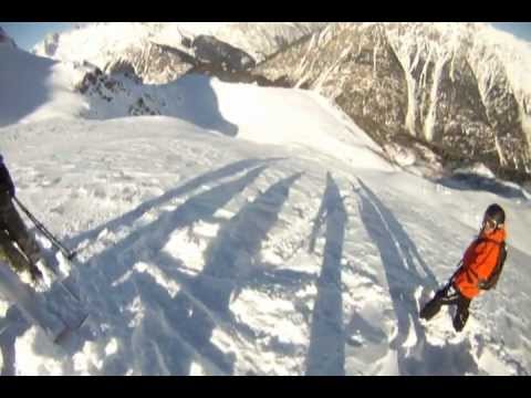 Видео: Домбай, фрирайд в ущелье гоначхир.