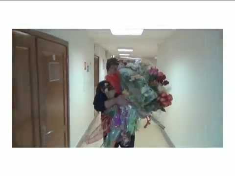 Видео: Букет из белых роз