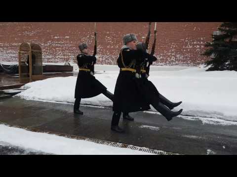 Видео: Почётный караул. Смена караула. Красная площадь. Москва (12.02.2017)