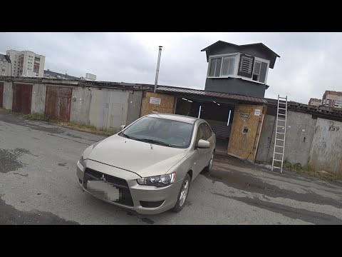 Видео: Mitsubishi Lancer X. Замена гнилых порогов, крыльев.