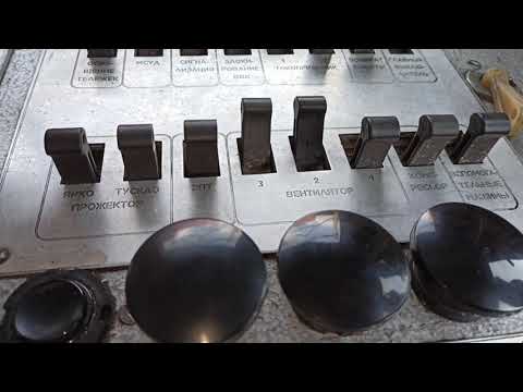 Видео: Электровоз ЭП1, Сгорели пусковые конденсаторы С121-С123,создаём фазу для запуска Вспом.машин.