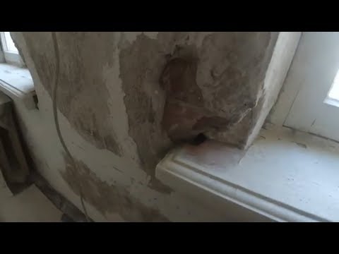 Видео: 12. Ремонт разбитых  откосов. Заделка трещин и сколов штукатуркой.  Реставрация в старом фонде.