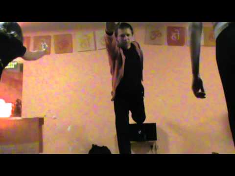 Видео: Вадим Запорожцев. Хатха йога. Практика для всех желающих. 25.12.2013