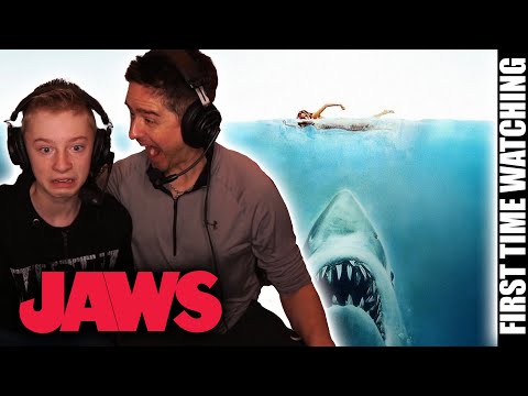 Видео: Отец и сын смотрят «Челюсти» 1975 года (ЭПИЧЕСКАЯ РЕАКЦИЯ)